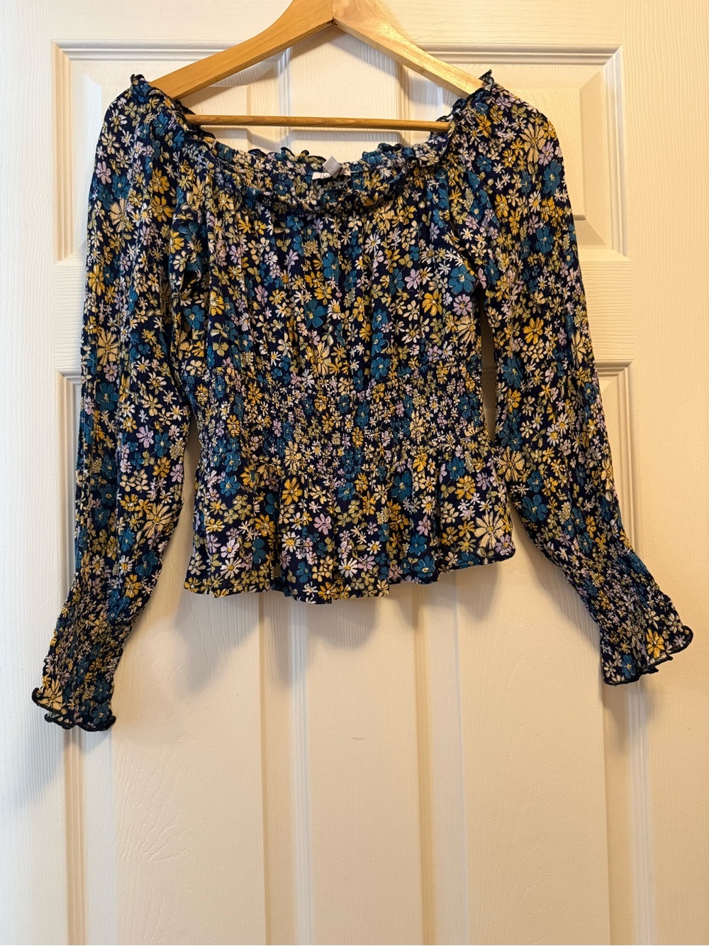 Patrons of Peace women’s size small Floral Smocked Off-Shoulder Long-Sleeve Top